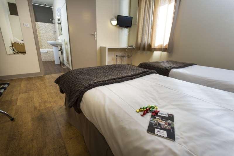 Brit Hotel Du Parc Niort Centre-Parking Gratuit Værelse billede