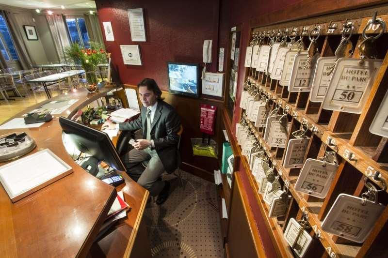 Brit Hotel Du Parc Niort Centre-Parking Gratuit Interiør billede