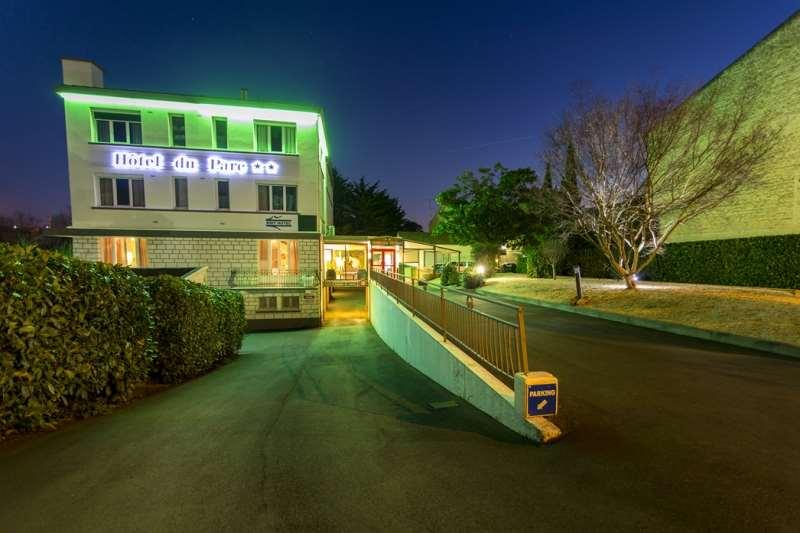 Brit Hotel Du Parc Niort Centre-Parking Gratuit Eksteriør billede