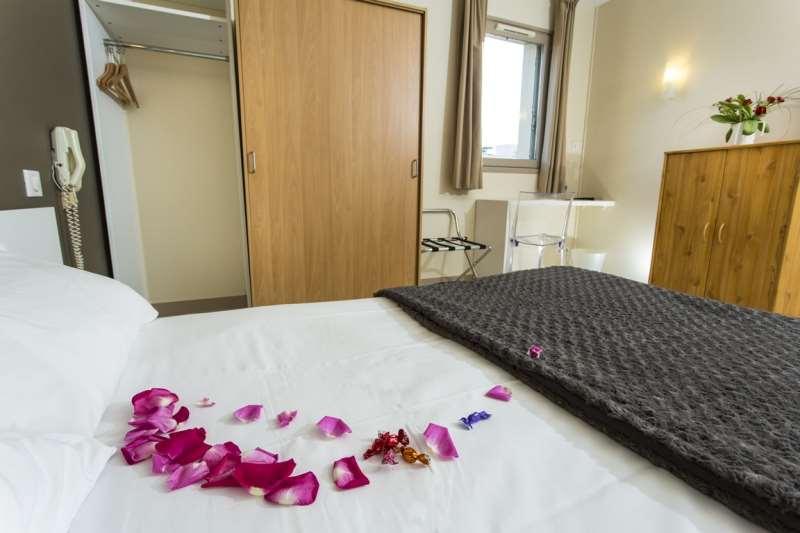 Brit Hotel Du Parc Niort Centre-Parking Gratuit Værelse billede