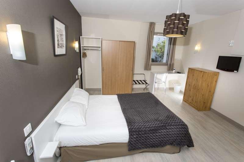 Brit Hotel Du Parc Niort Centre-Parking Gratuit Værelse billede