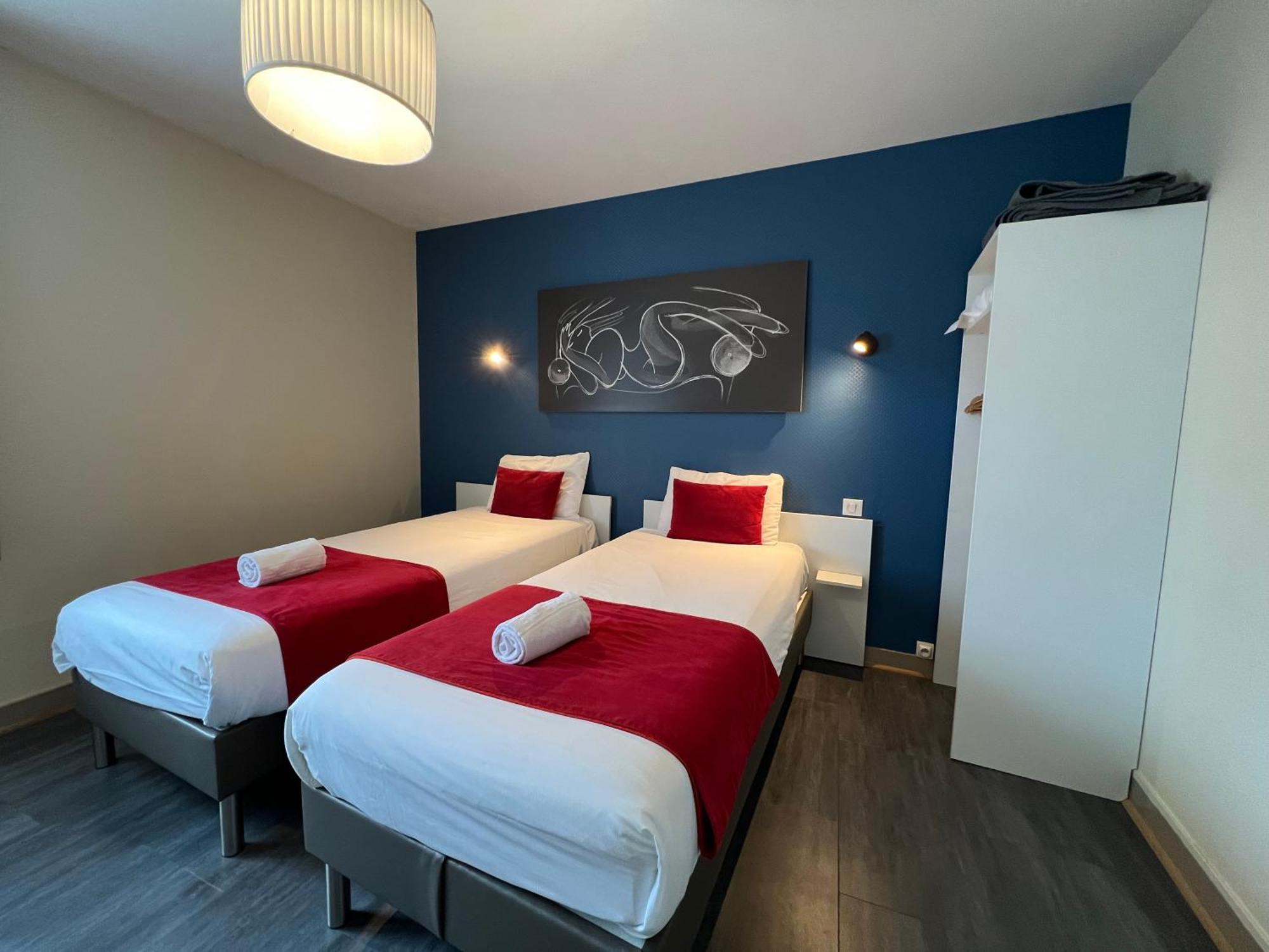 Brit Hotel Du Parc Niort Centre-Parking Gratuit Eksteriør billede