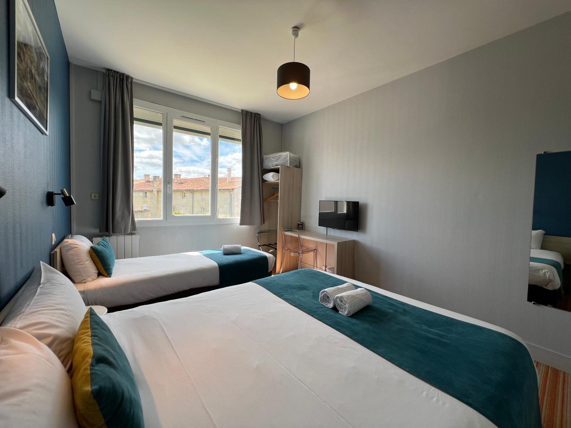 Brit Hotel Du Parc Niort Centre-Parking Gratuit Eksteriør billede