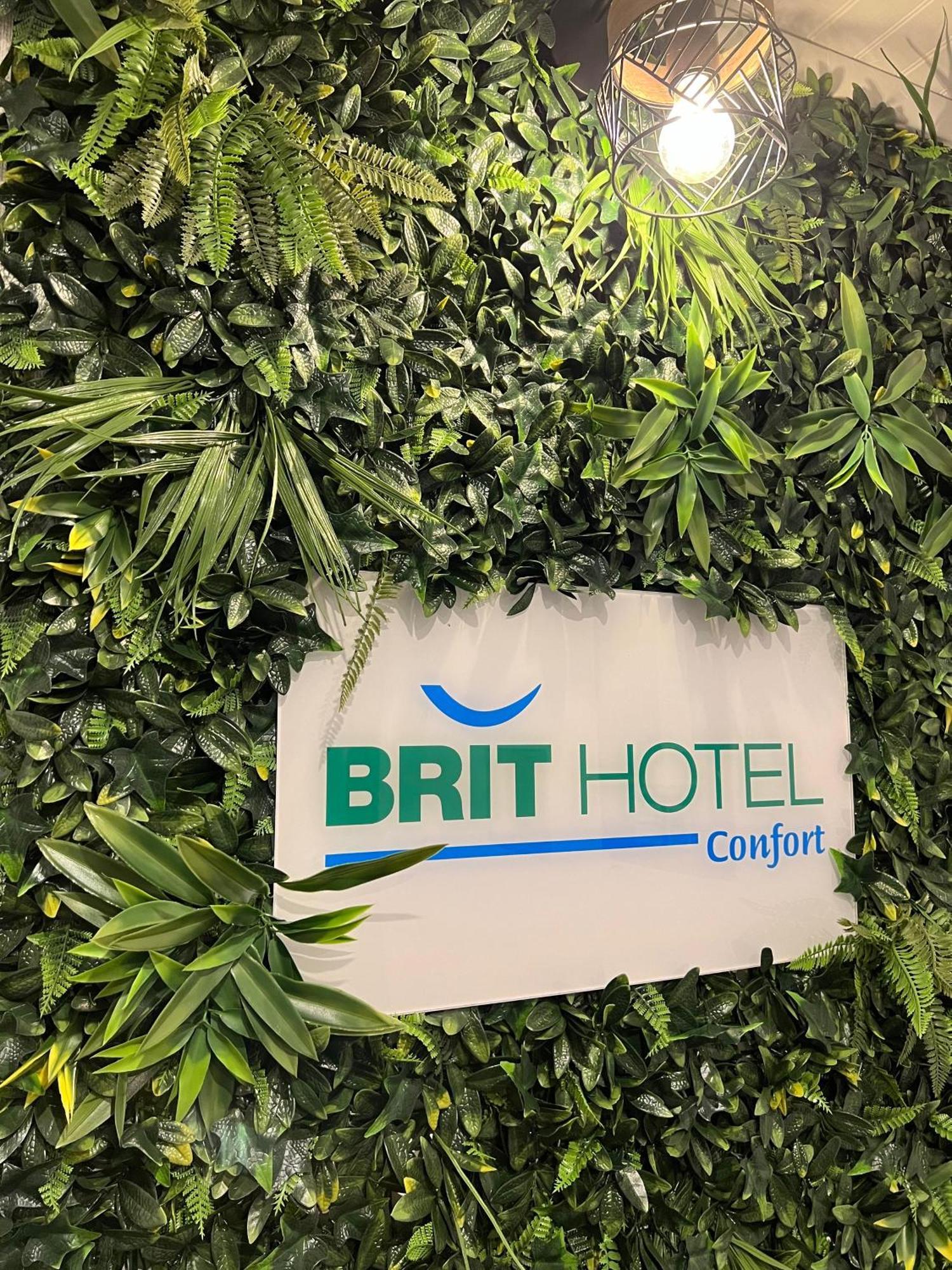 Brit Hotel Du Parc Niort Centre-Parking Gratuit Eksteriør billede