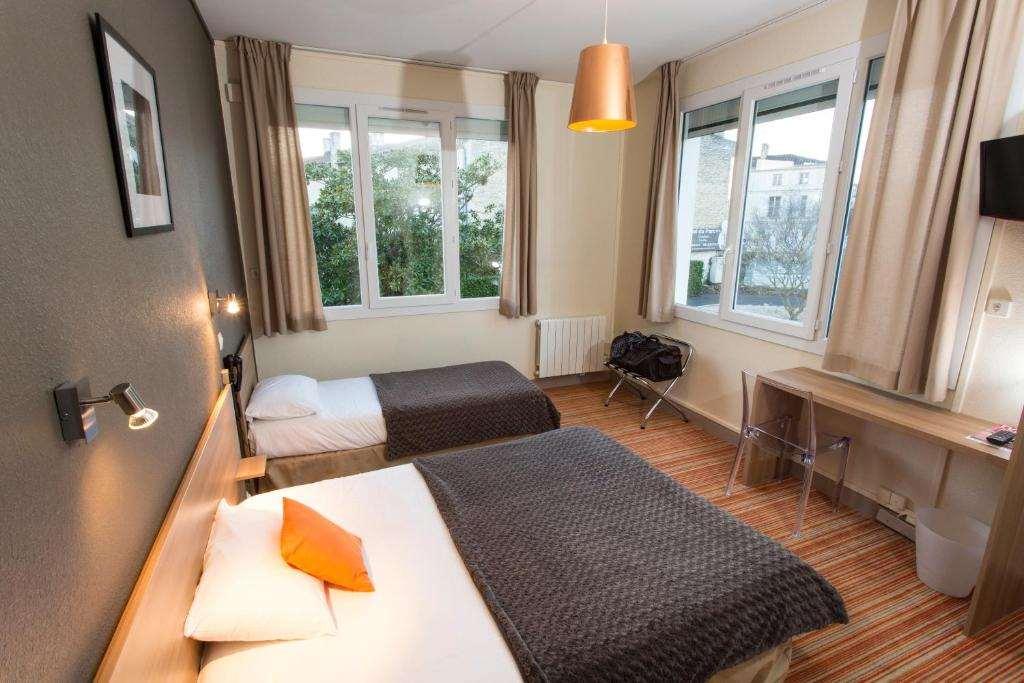 Brit Hotel Du Parc Niort Centre-Parking Gratuit Værelse billede