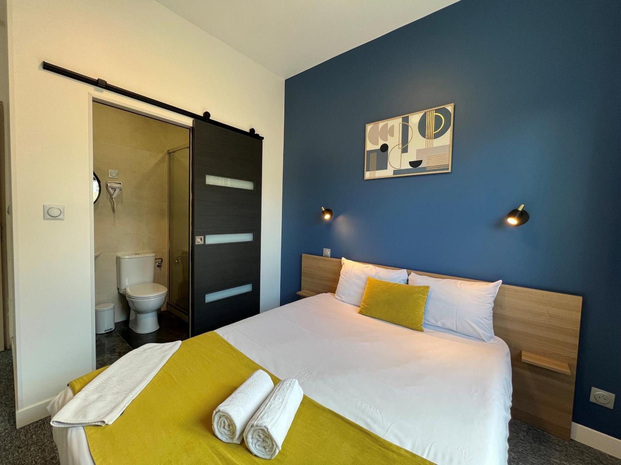 Brit Hotel Du Parc Niort Centre-Parking Gratuit Eksteriør billede