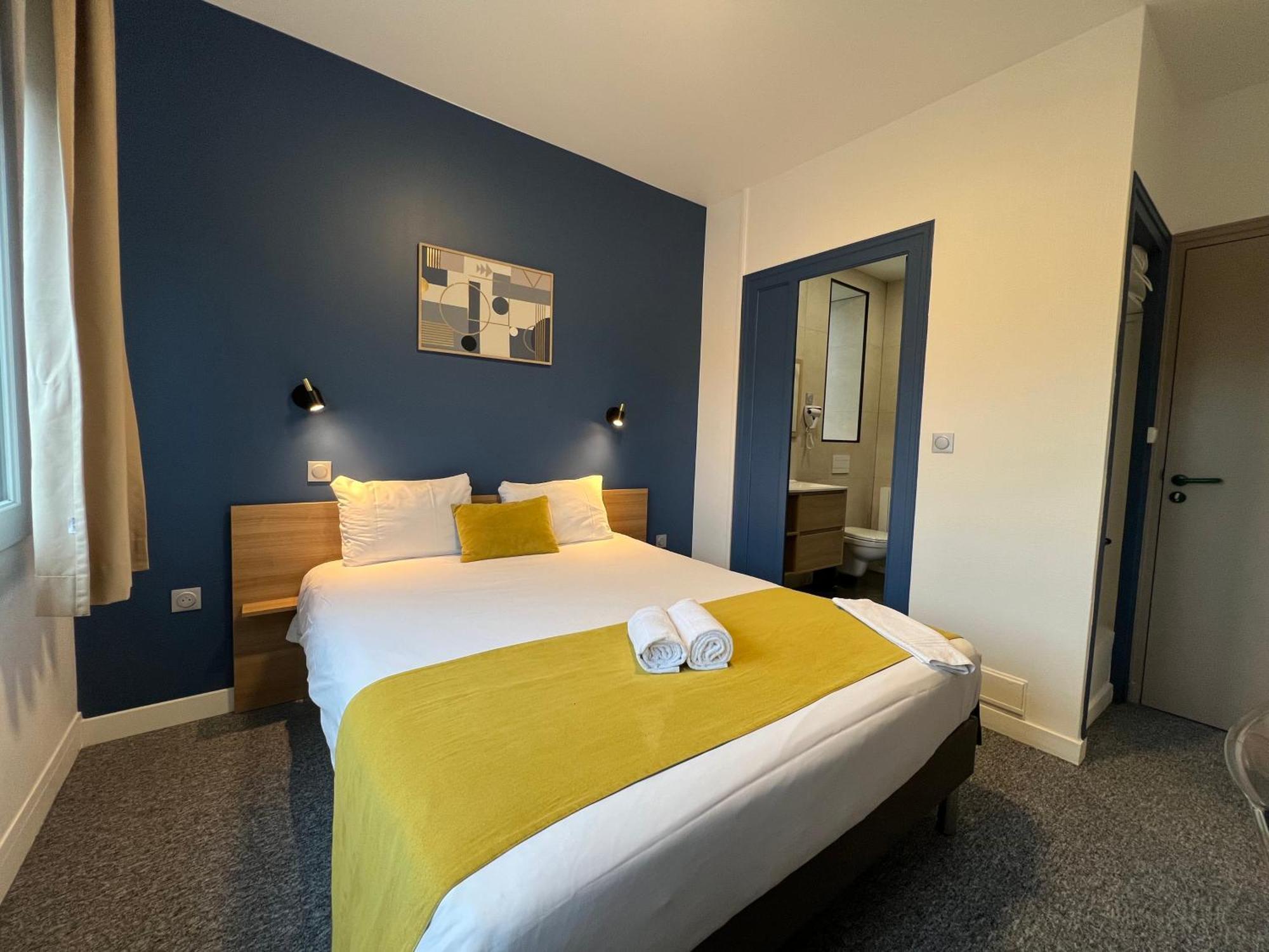 Brit Hotel Du Parc Niort Centre-Parking Gratuit Eksteriør billede