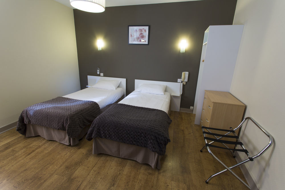 Brit Hotel Du Parc Niort Centre-Parking Gratuit Eksteriør billede