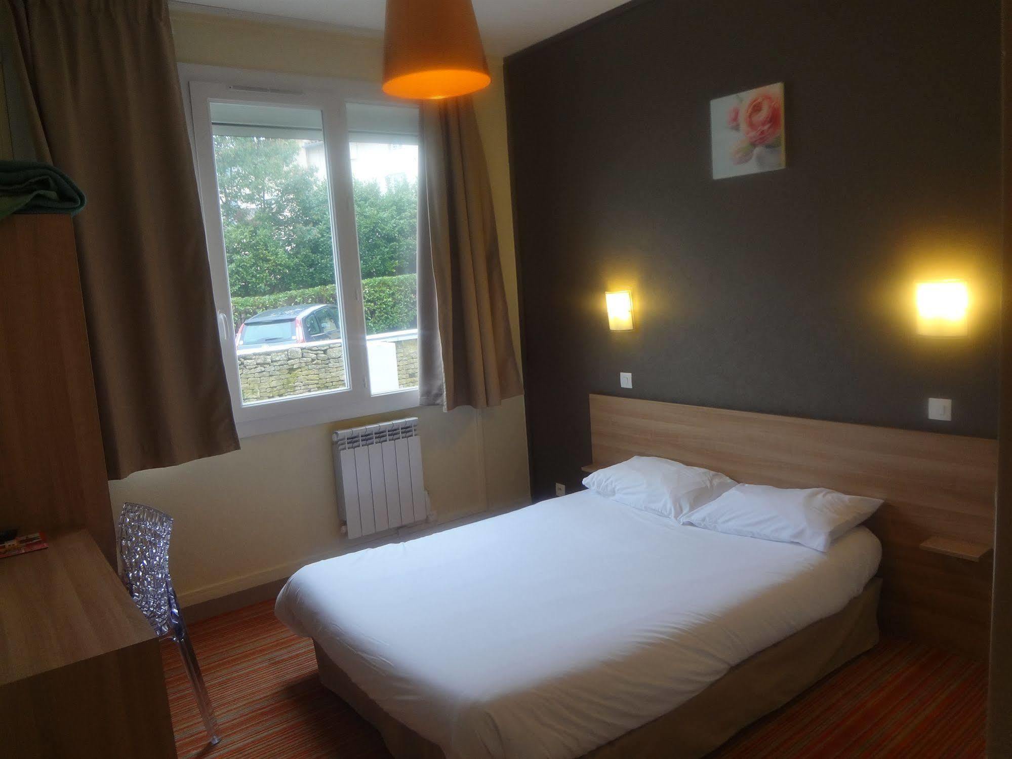 Brit Hotel Du Parc Niort Centre-Parking Gratuit Eksteriør billede